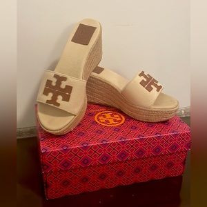 Tory Burch Weston Wedge Slide (size 5) perfect summer sandal!!!
